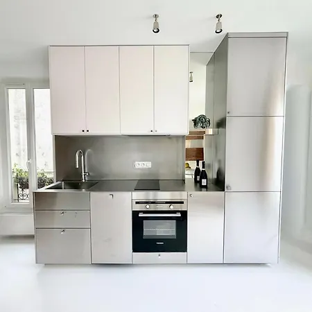 Modern & Charming Design - Near Pere Lachaise *